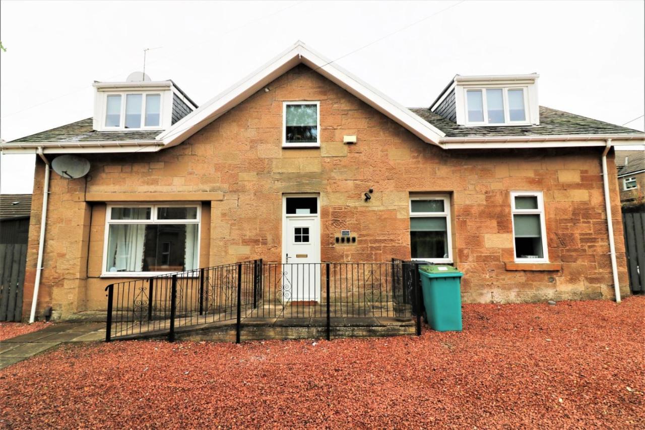 Signature - Linden Cottage Room 2 Airdrie Bagian luar foto